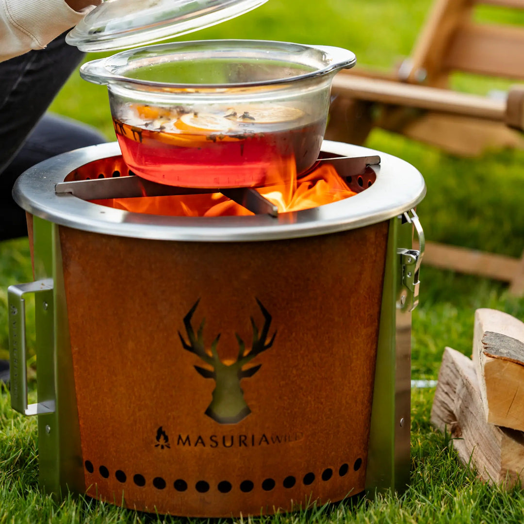 Alpha Camp Corten vuurkorf met rode kookpot – koken boven open vuur buiten