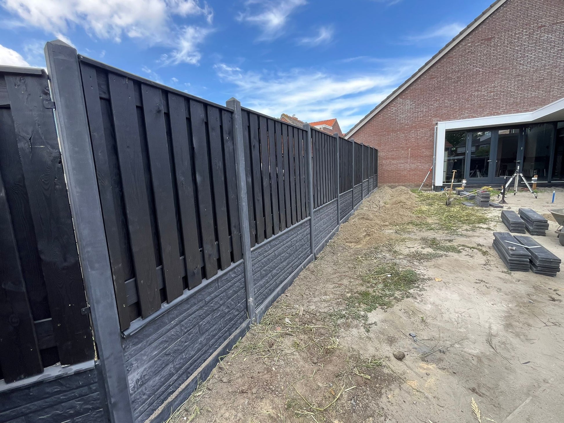 Dubbeleonderplaatsteenmotief_zwartetuinschermen