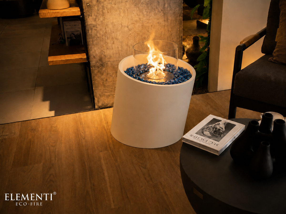 Elementi Torre ethanol vuurkolom crème wit terras avond sfeer