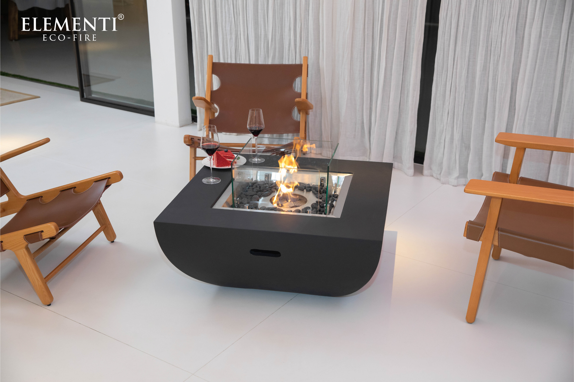 Elementi Aurora Ethanol vuurschaal mat zwart interieur lifestyle