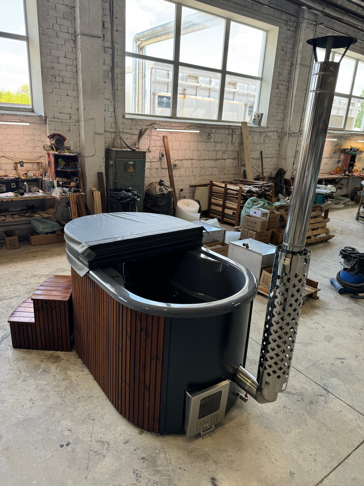 Hot Tub - Maudis 3D Granite Ofuro met externe kachel | 119x188 cm houtgestookt voor 2 personen
