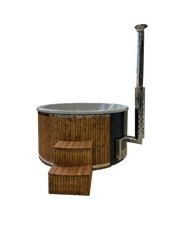 Houtgestookte Hot Tub Fiberglass XL met geïntegreerde kachel, bekleding van vurenhout en opstaptrap