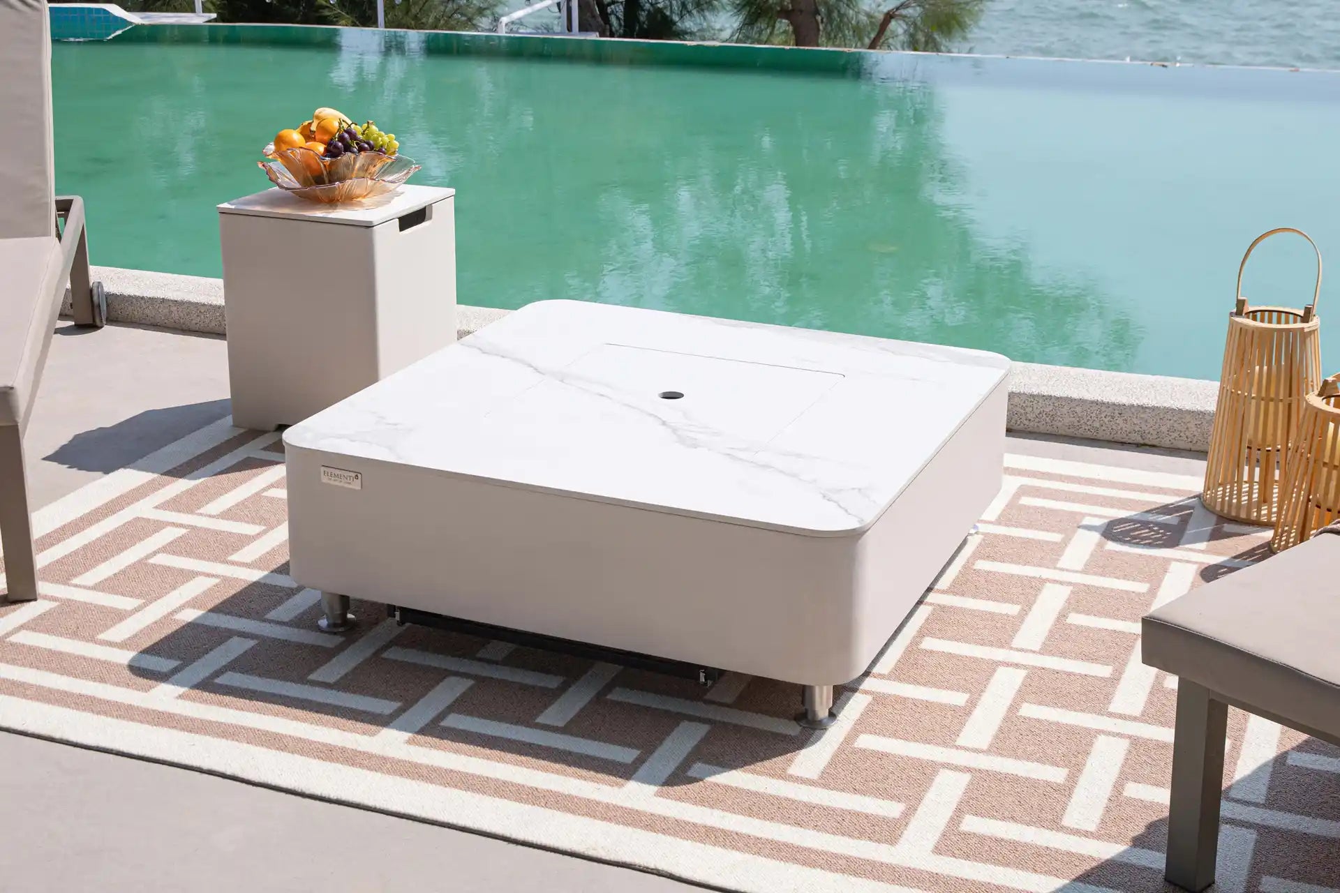 Elementi Annecy gasvuurschaal bianco wit terras lifestyle 2