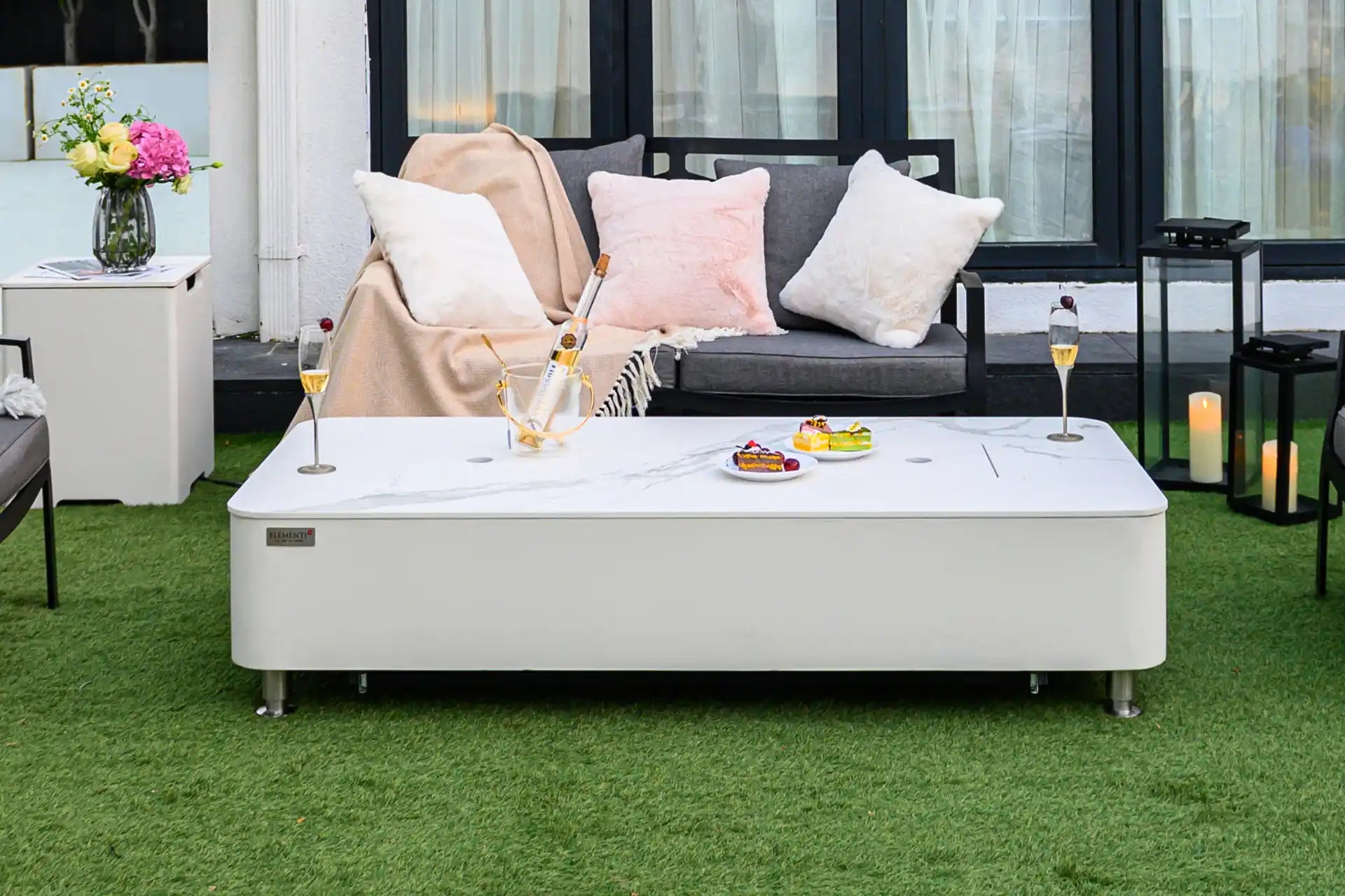 Elementi Athens gasvuurschaal bianco wit terras lifestyle 2