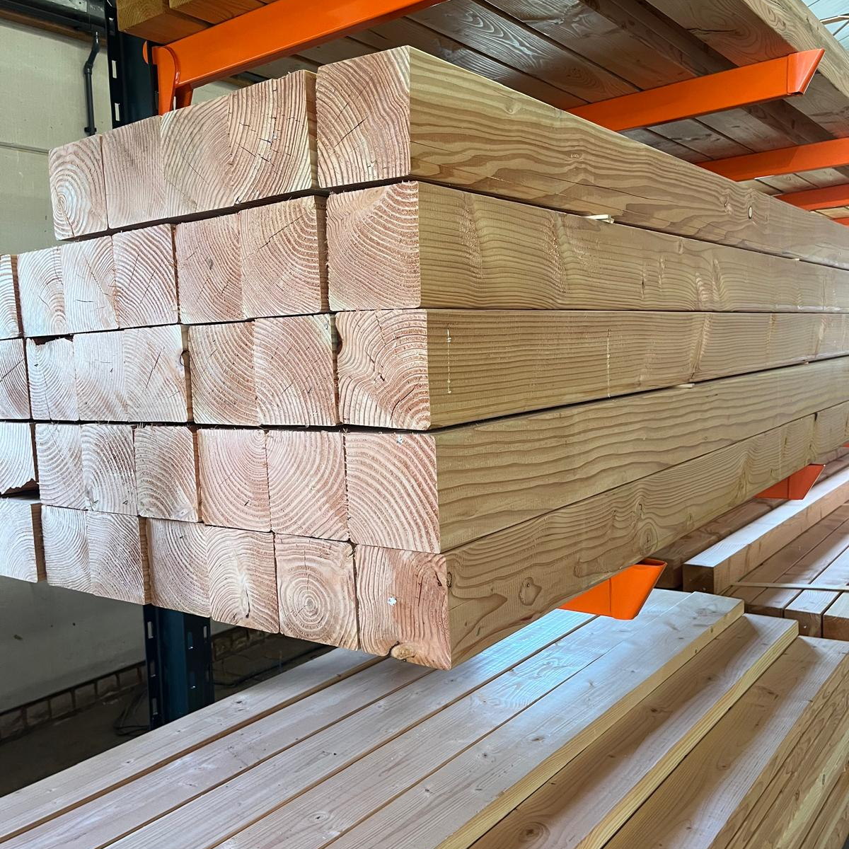 Paal douglas 14,0 x 14,0 cm Geschaafd en Gedroogd