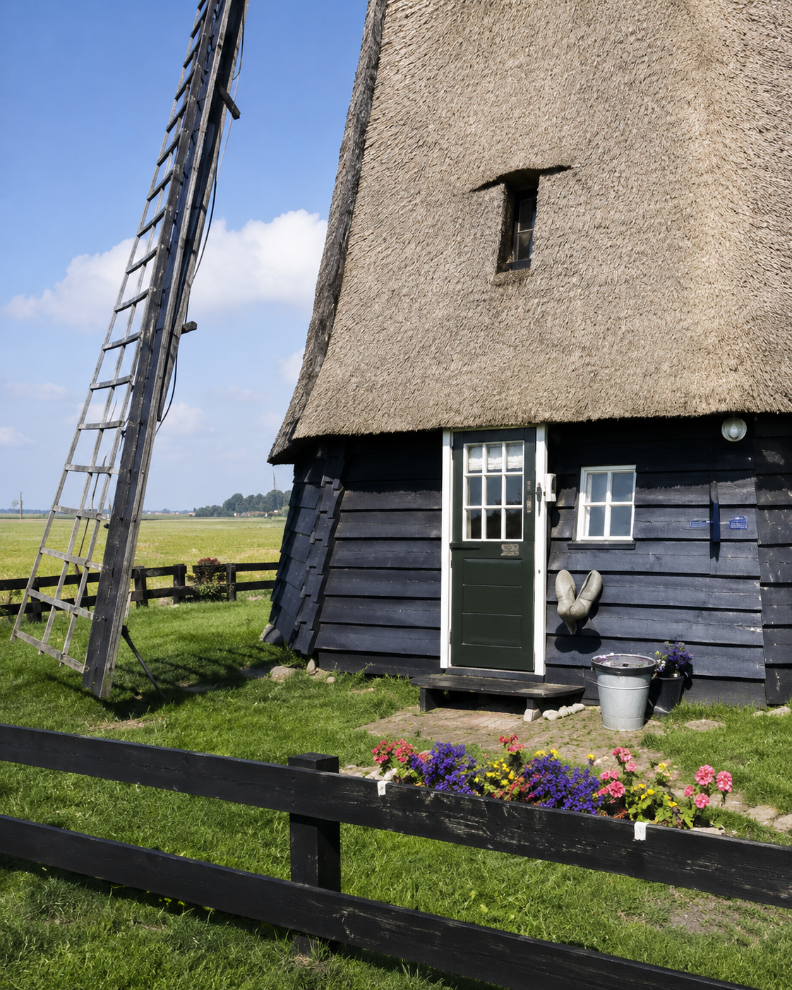 Houtcoat Zwart – Tenco | Bitumenverf voor Schuren & Schuttingen